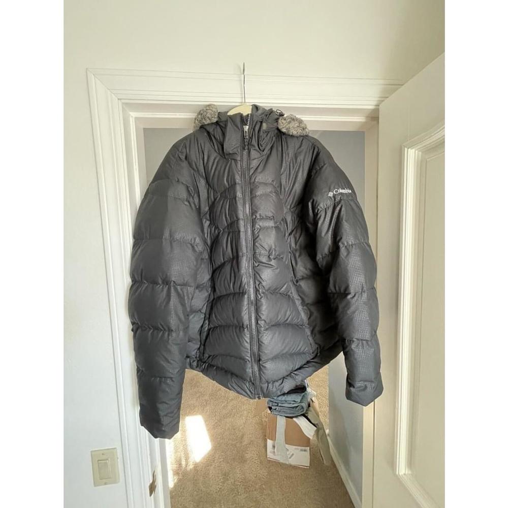Columbia Coat womens 3X black down filled hooded faux fur puffer